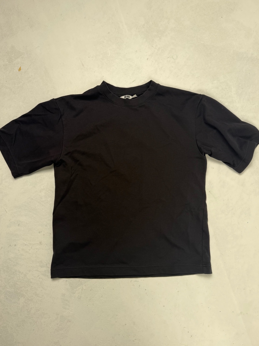 Uniqlo Black Crop T-Shirt